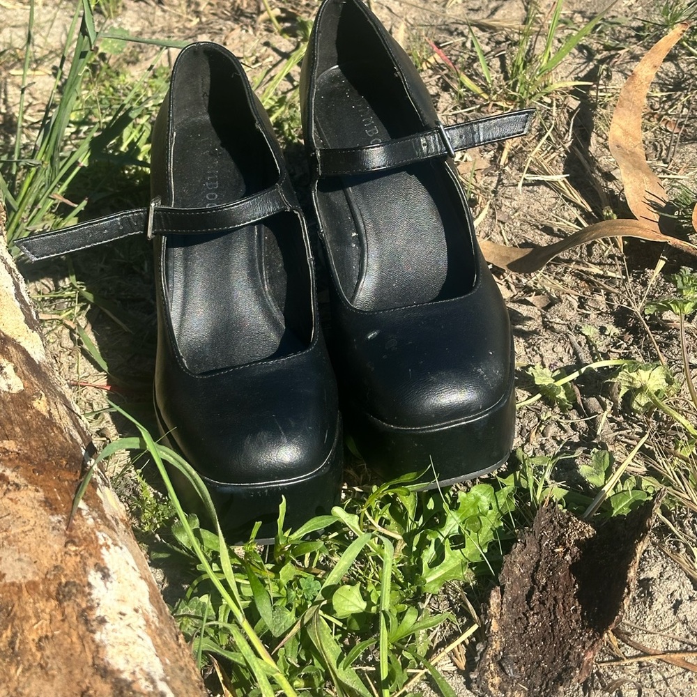 Platform high heels - Picture 3 of 5